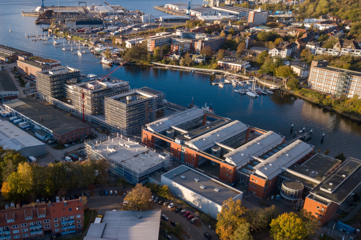Luftbild des GEOMAR - Helmholtz-Zentrum für Ozeanforschung Kiel